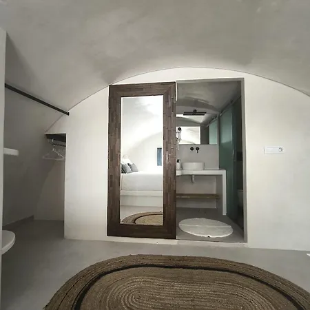 Апартаменты Exo Santorini Sea View Private Pool And Exo Gonia