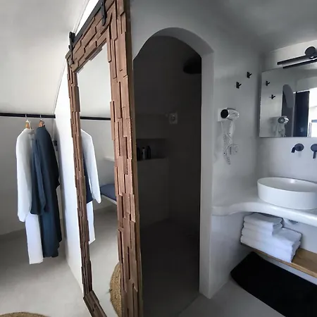 Апартаменты Exo Santorini Sea View Private Pool And